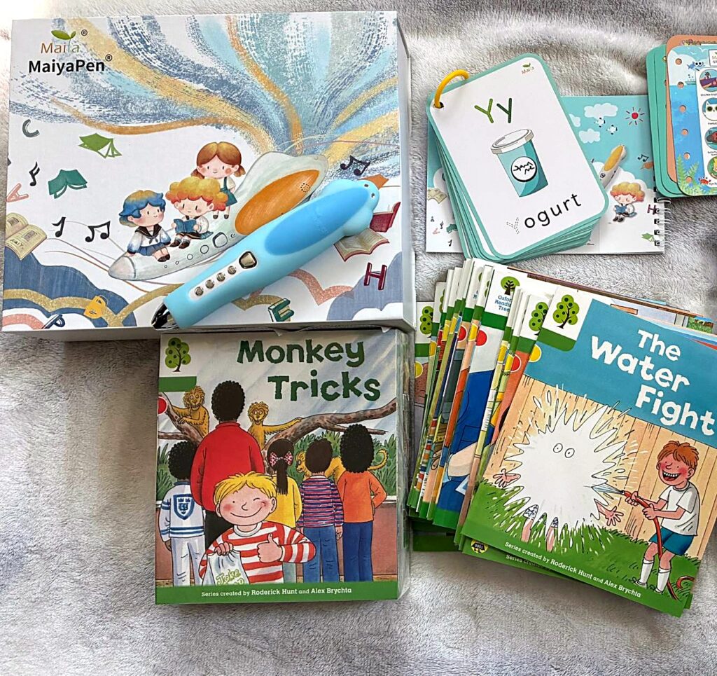 届いたORTステージ2の絵本と音声ペン、フラッシュカード